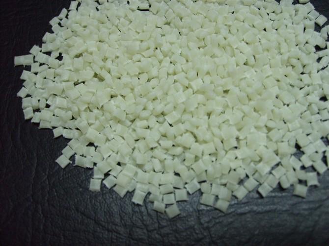 增強尼龍中的尼龍粉末介紹以及增強尼龍隔熱條的歷史